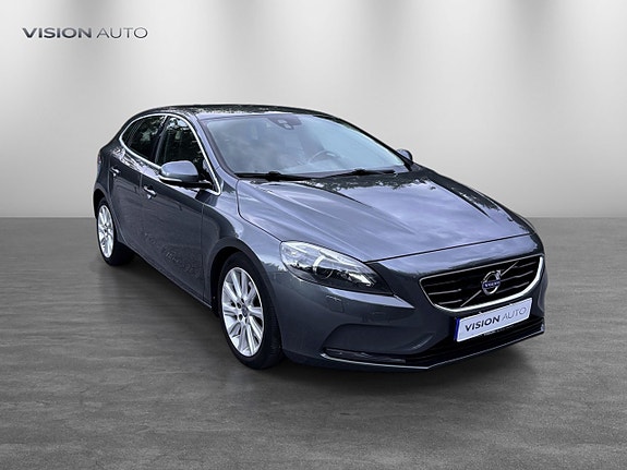 Volvo V40 3 of 24