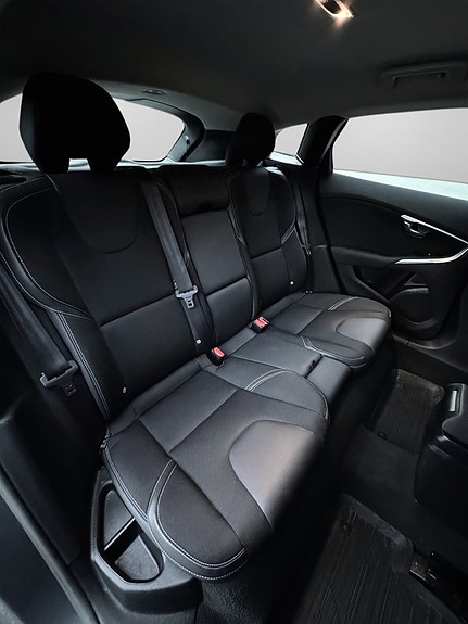 Volvo V40 19 of 24