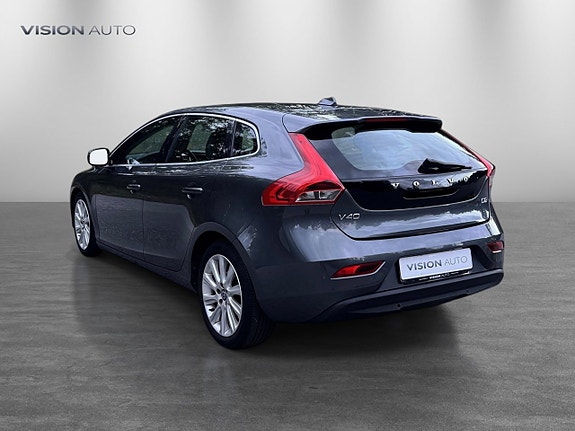 Volvo V40 7 of 24