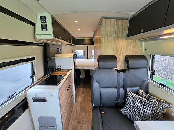 Hymer Grand Canyon S CrossOver 4 of 13