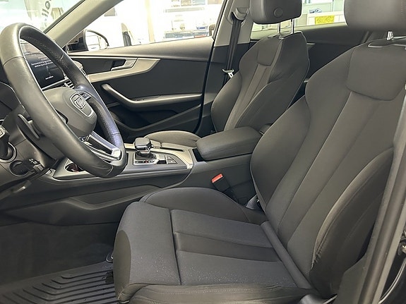 Audi A4 9 of 27