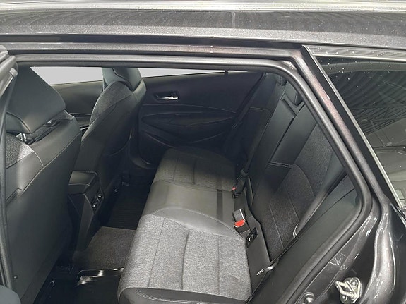 Toyota Corolla 11 of 19