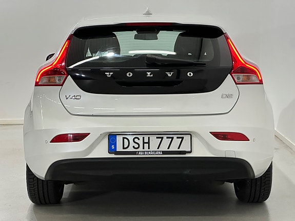 Volvo V40 8 of 26