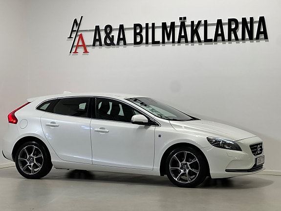 Volvo V40 3 of 26