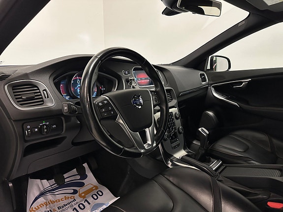 Volvo V40 15 of 26