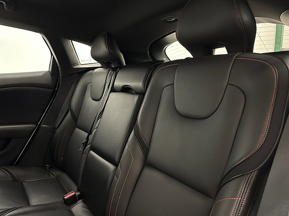 Volvo V40 19 of 26