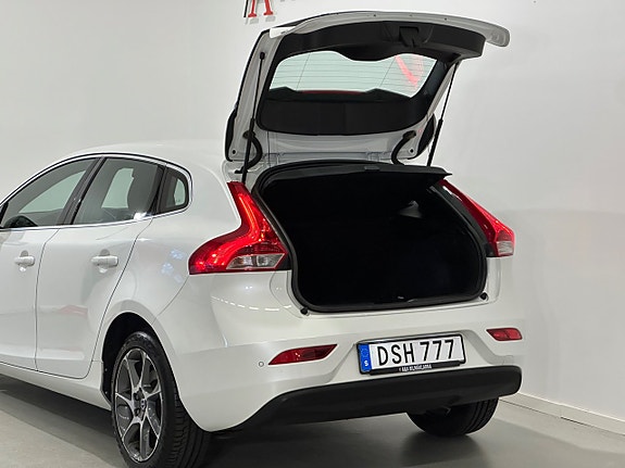 Volvo V40 9 of 26