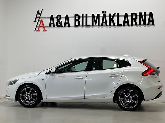 Volvo V40 6 of 26