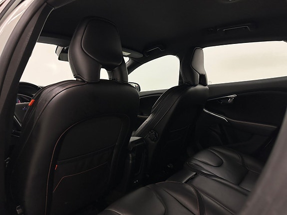 Volvo V40 17 of 26