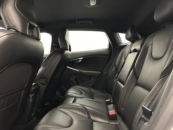 Volvo V40 18 of 26