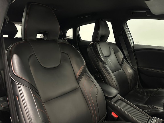 Volvo V40 13 of 26