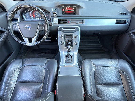 Volvo XC70 11 of 22