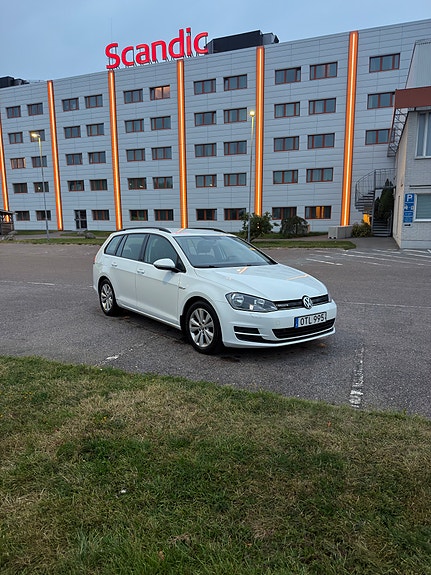 Volkswagen Golf VII 2 of 8