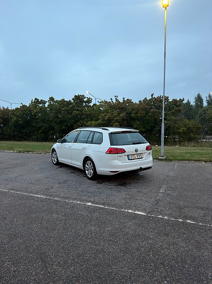 Volkswagen Golf VII 3 of 8