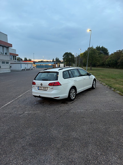 Volkswagen Golf VII 4 of 8