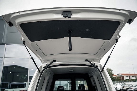 Volkswagen e-Caddy Maxi 5 of 11
