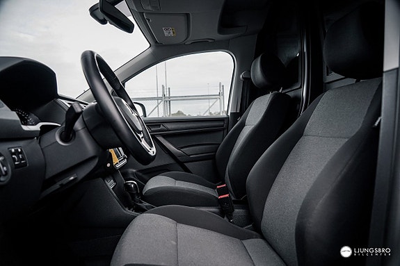 Volkswagen e-Caddy Maxi 6 of 11