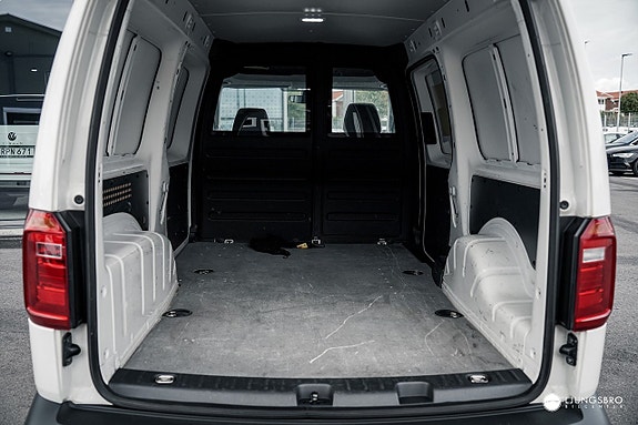 Volkswagen e-Caddy Maxi 4 of 11