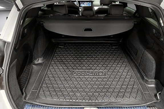 Mercedes-Benz E220 d 14 of 14