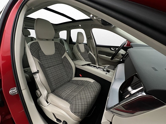 Volvo XC60 11 of 30