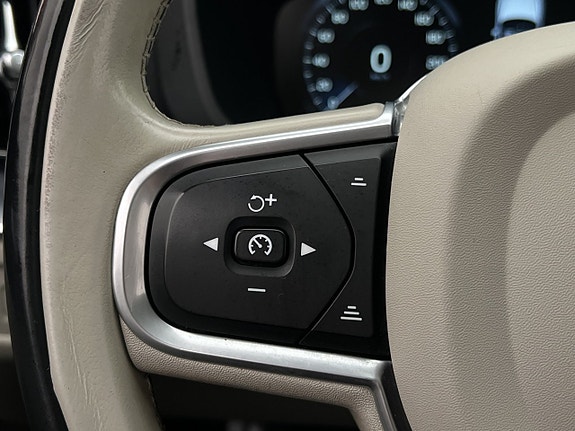 Volvo XC60 18 of 30