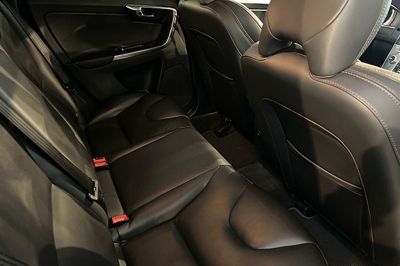 Volvo XC60 21 of 26