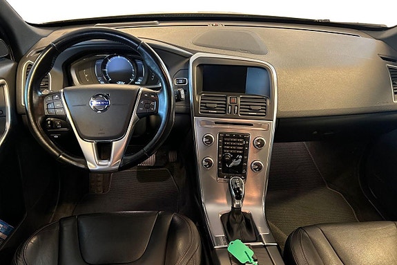 Volvo XC60 11 of 26