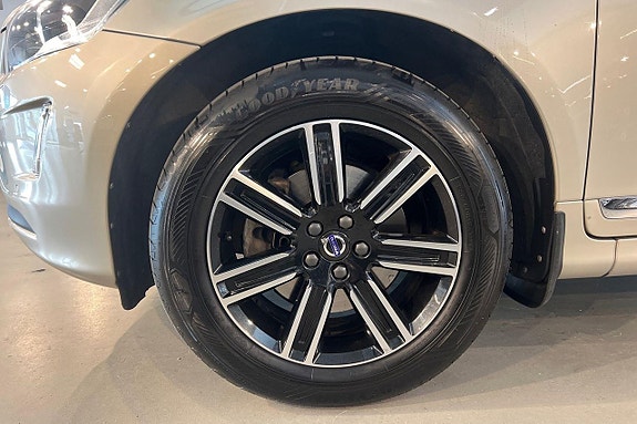 Volvo XC60 4 of 26