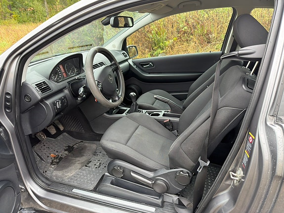 Mercedes-Benz A160 3 of 6