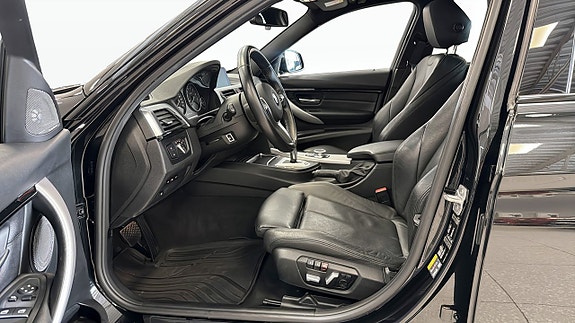 BMW 330e 14 of 14