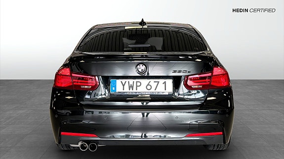 BMW 330e 7 of 14