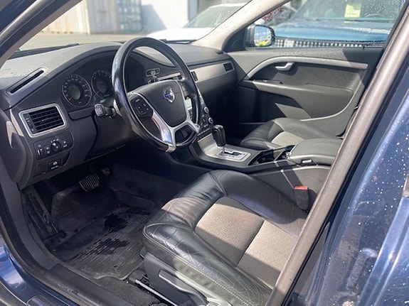 Volvo V70 5 of 7