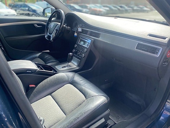 Volvo V70 7 of 7