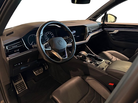 Volkswagen Touareg 8 of 26