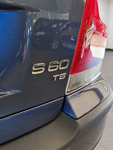 Volvo S60 8 of 14