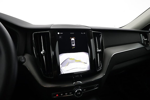Volvo XC60 12 of 16
