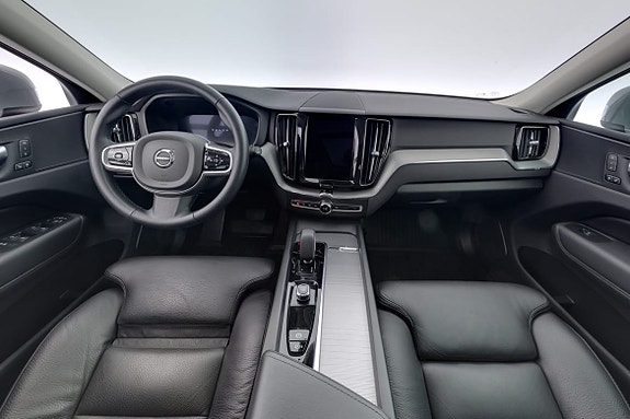 Volvo XC60 7 of 16