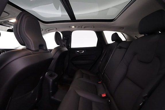 Volvo XC60 10 of 16