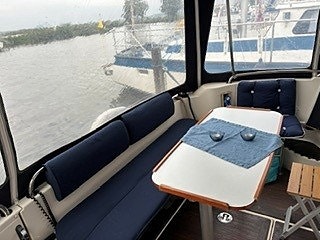 Aquador 32 C 8 of 10