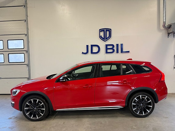Volvo V60 Cross Country 2 of 20
