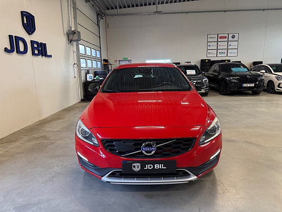 Volvo V60 Cross Country 4 of 20