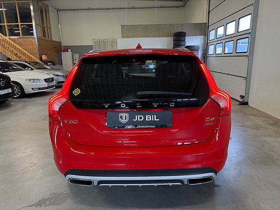 Volvo V60 Cross Country 5 of 20