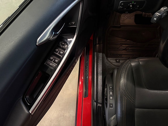 Volvo V60 Cross Country 8 of 20