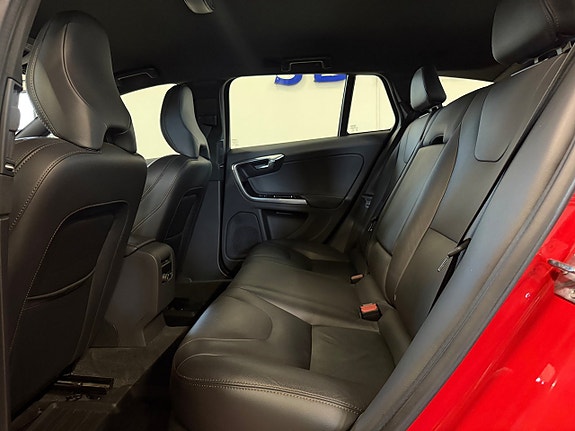 Volvo V60 Cross Country 16 of 20