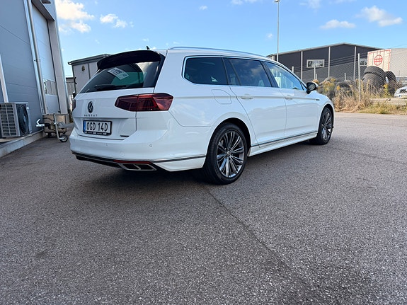 Volkswagen Passat 4 of 9