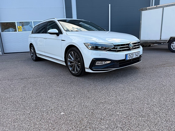 Volkswagen Passat 2 of 9