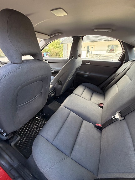 Volvo S40 11 of 15