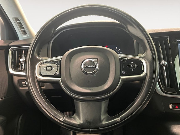 Volvo V90 Cross Country 8 of 22