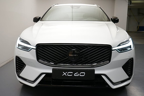 Volvo XC60 30 of 30