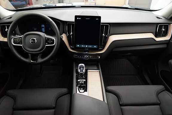 Volvo XC60 12 of 30